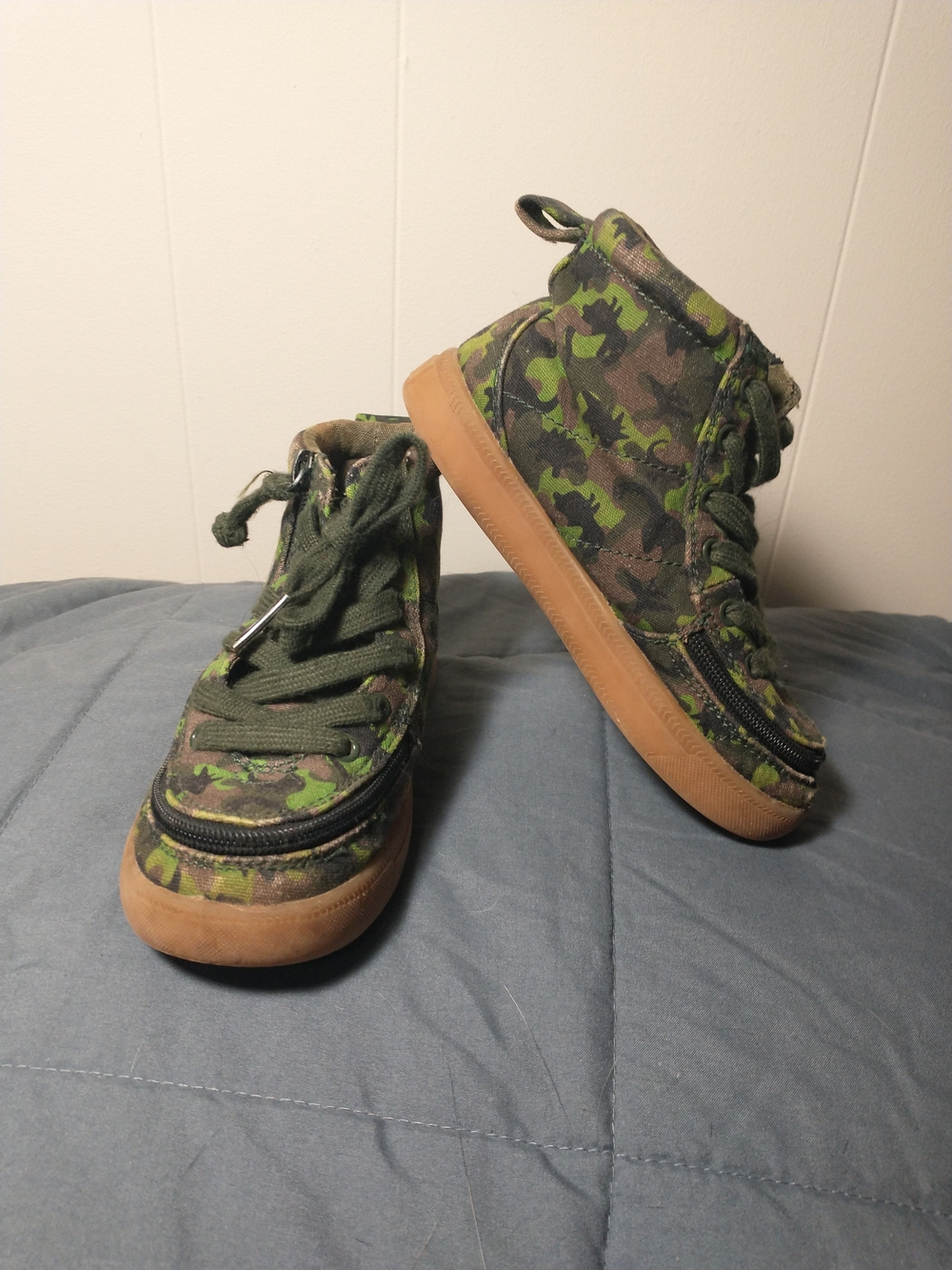 Billy High-Top Toddler Sneaker - Size 10M - Camouflage Print w/ Side Zip Closure